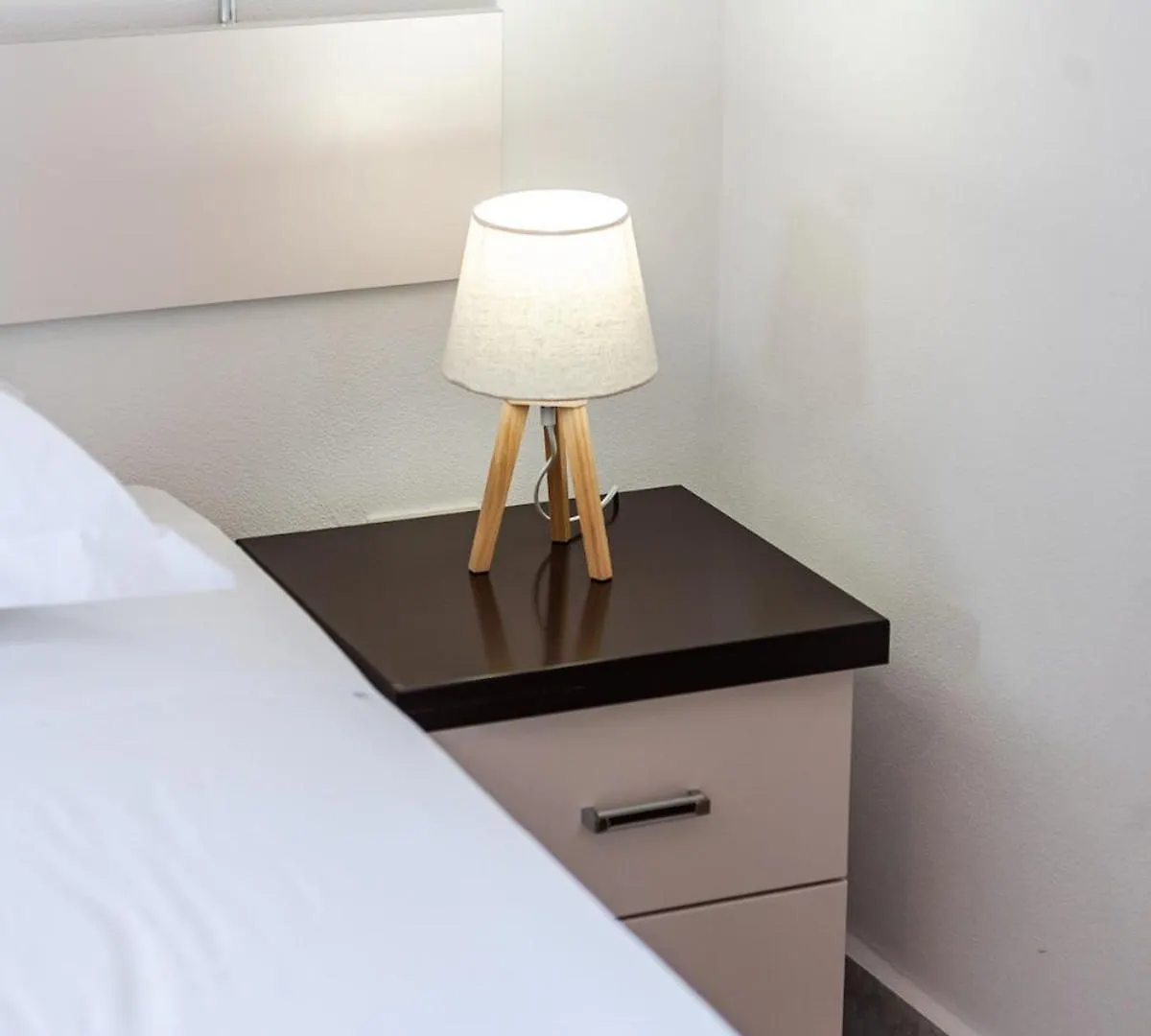 Apartamento Stylish Studio With Scenic Gardens Golem